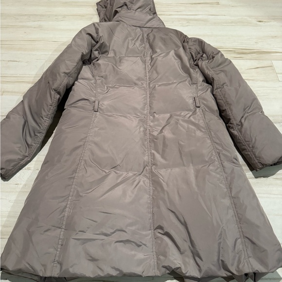 Uniqlo Women's Puffer Jacket - Taupe - Picture 8 of 8